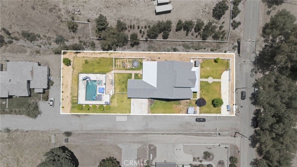 main property photo 25