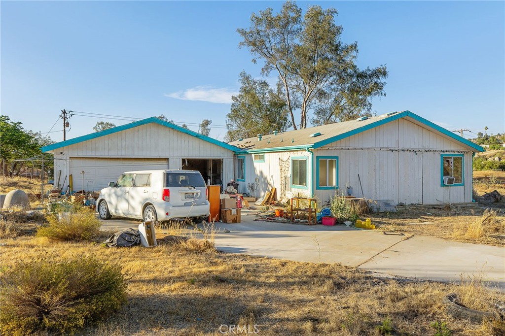 main property photo 12