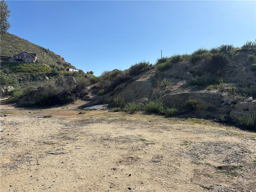 main property photo 15
