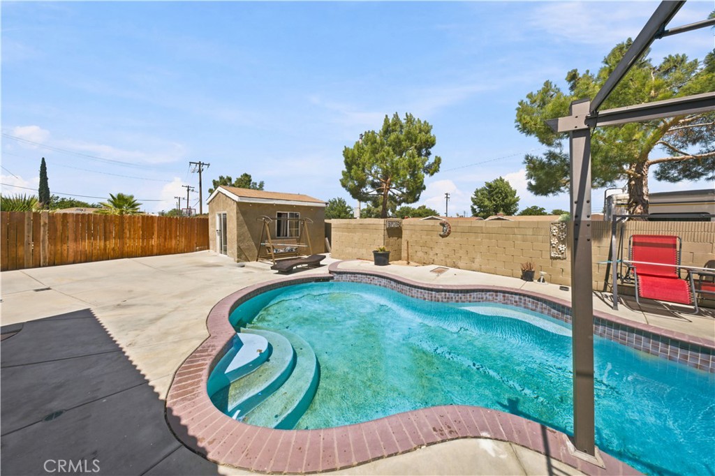 main property photo 16