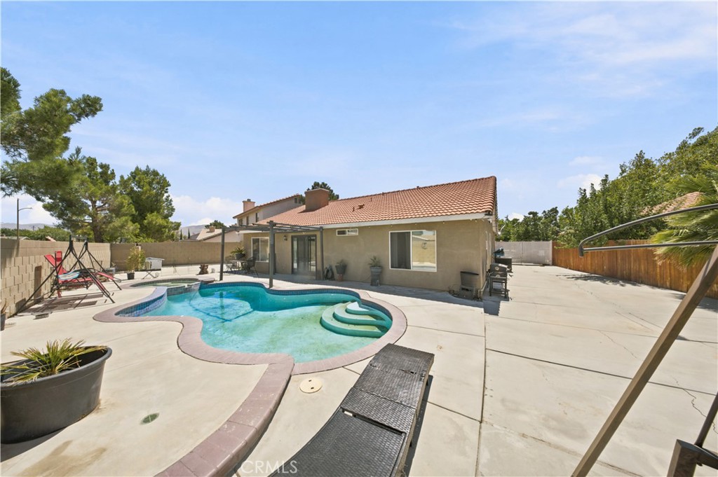 main property photo 18