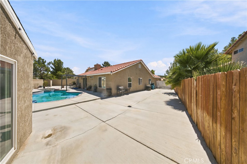 main property photo 20