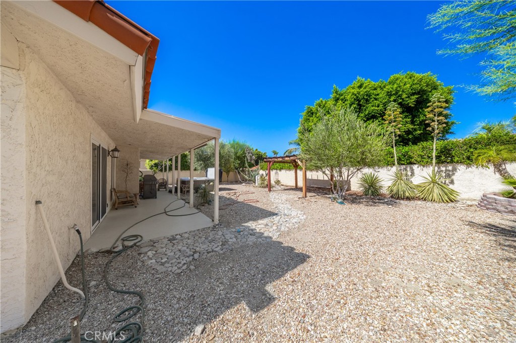 main property photo 26