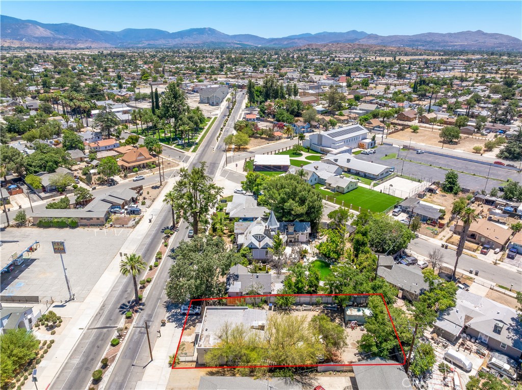 main property photo 9