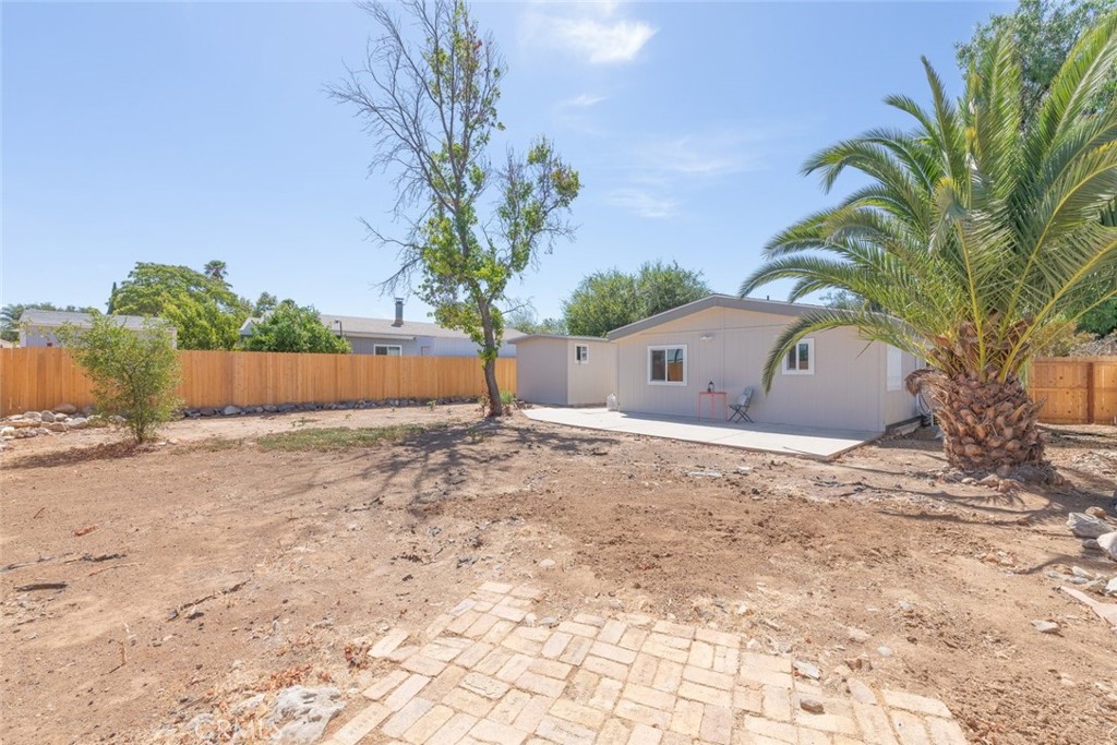 main property photo 28