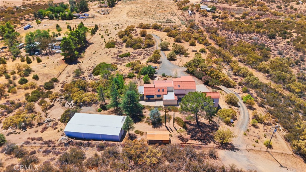 main property photo 40