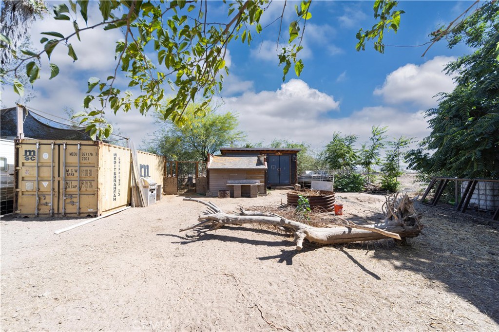 main property photo 40