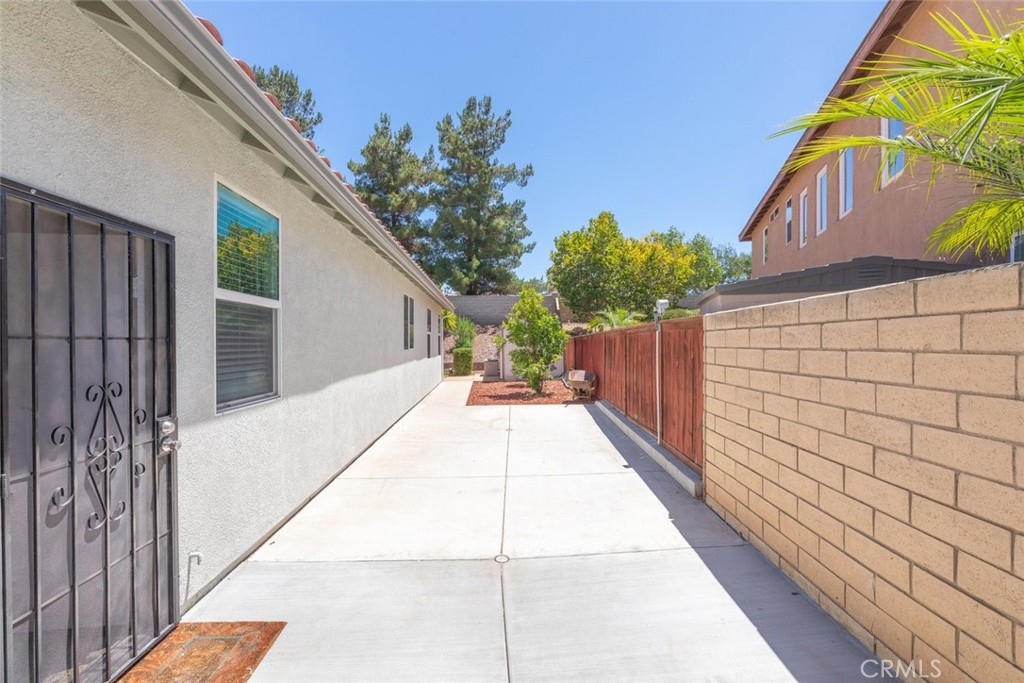 main property photo 40
