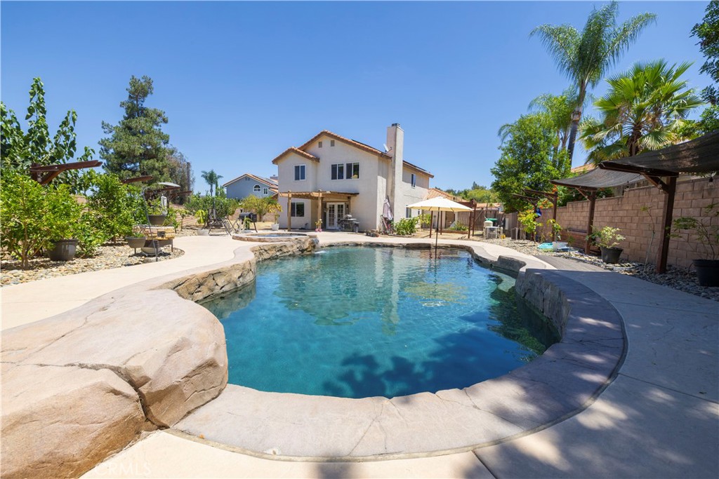main property photo 4