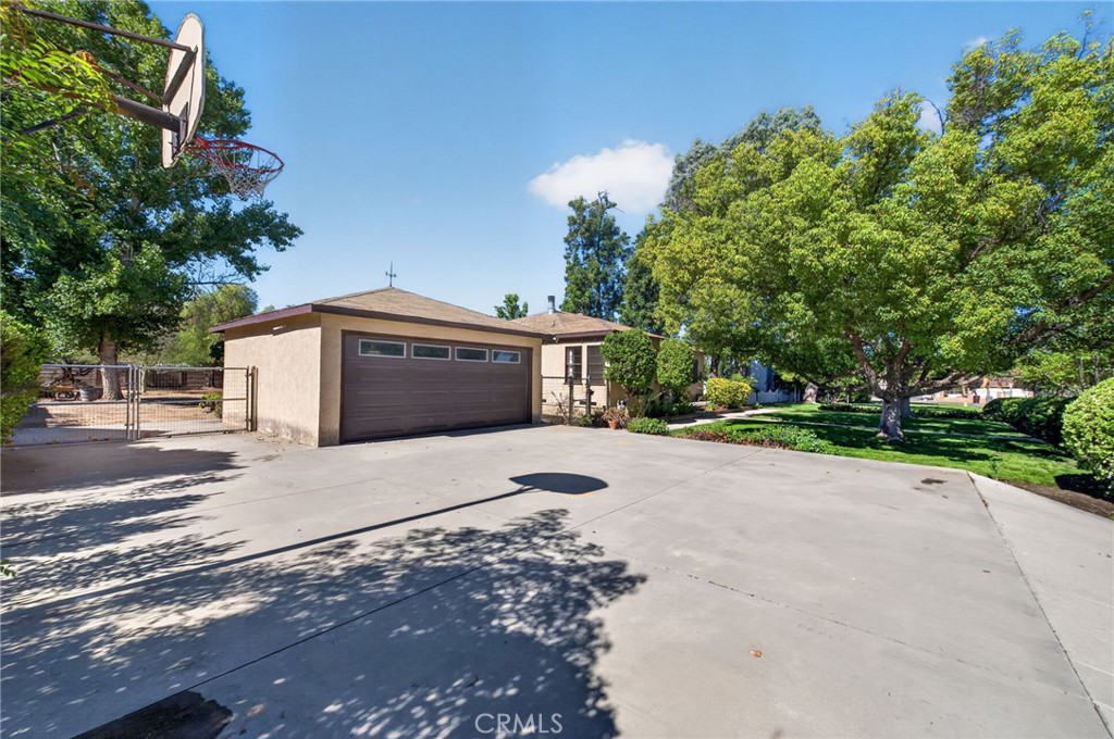 main property photo 51