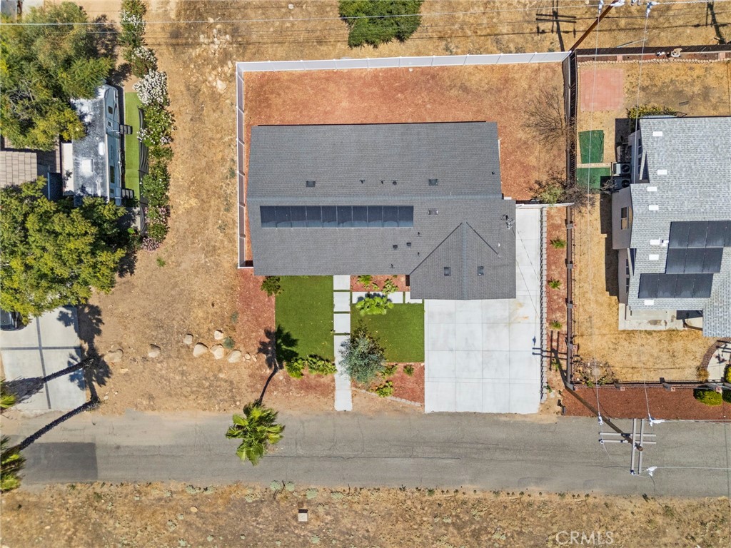 main property photo 40