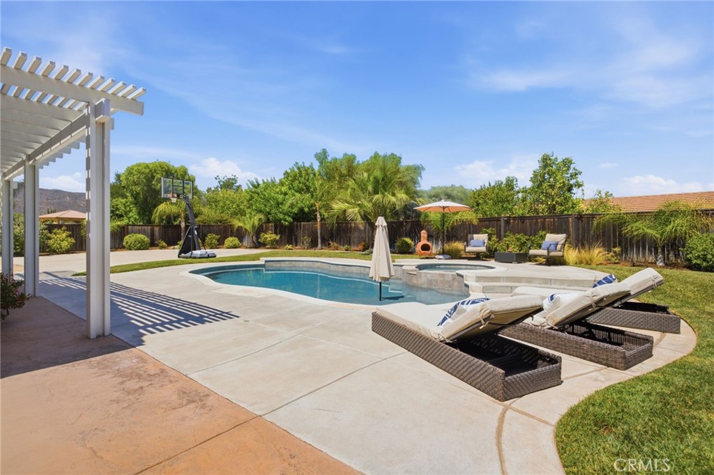 main property photo 13