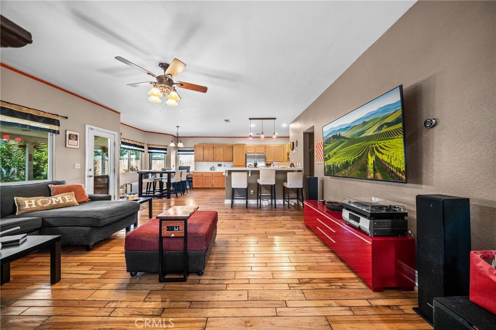 main property photo 10