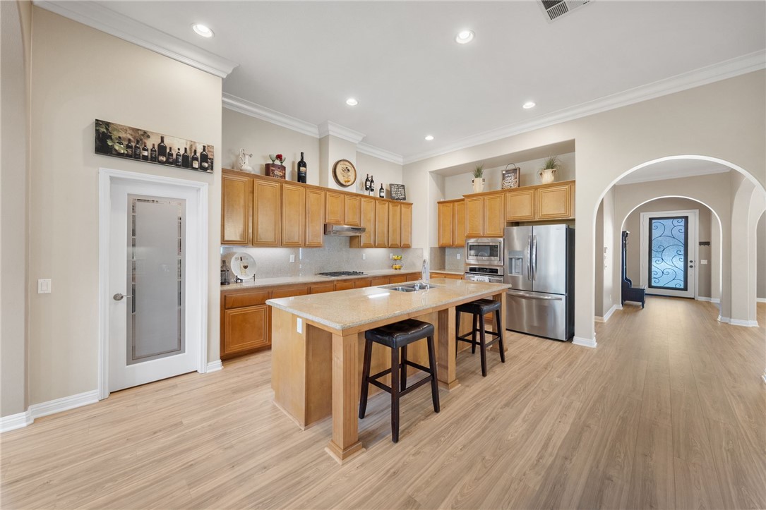 main property photo 5