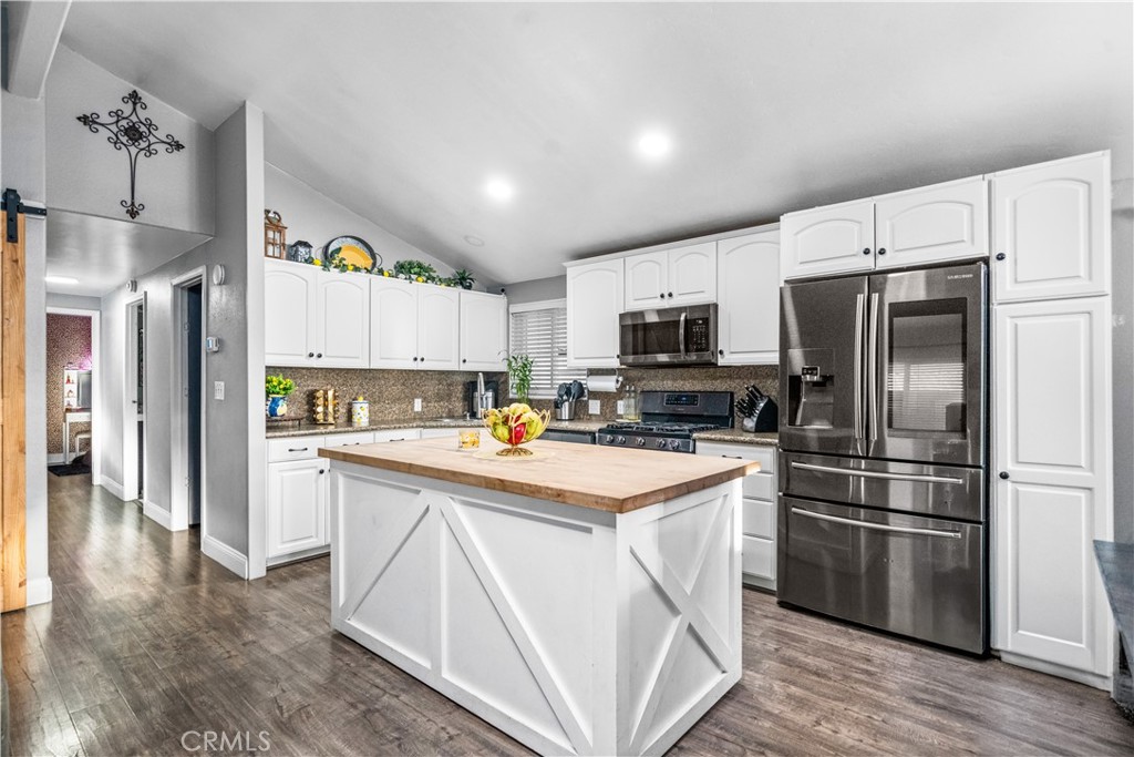 main property photo 13