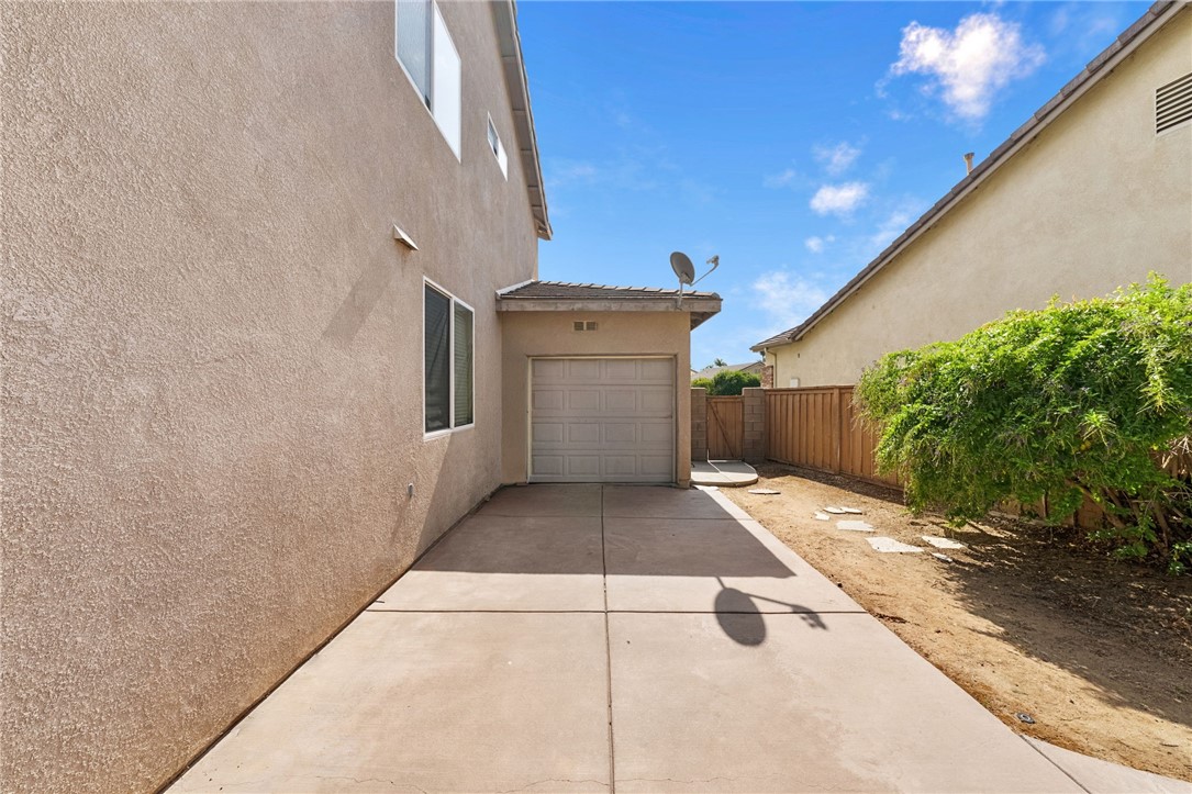 main property photo 23