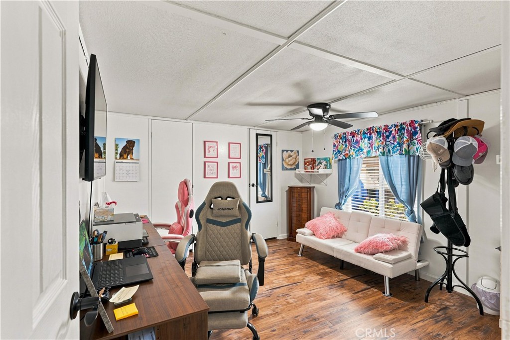 main property photo 17