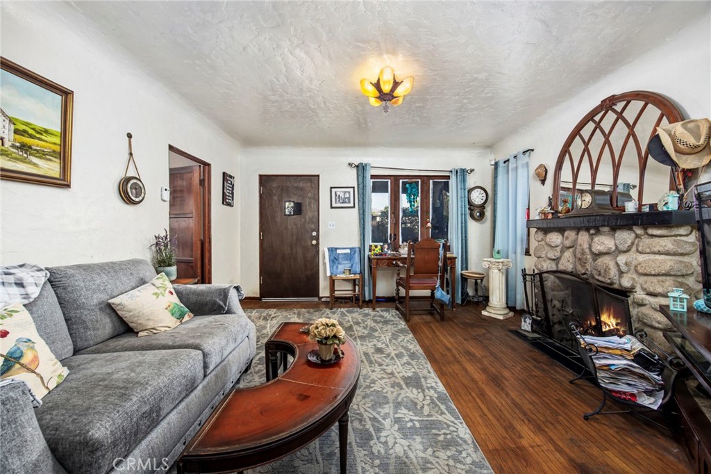 main property photo 5