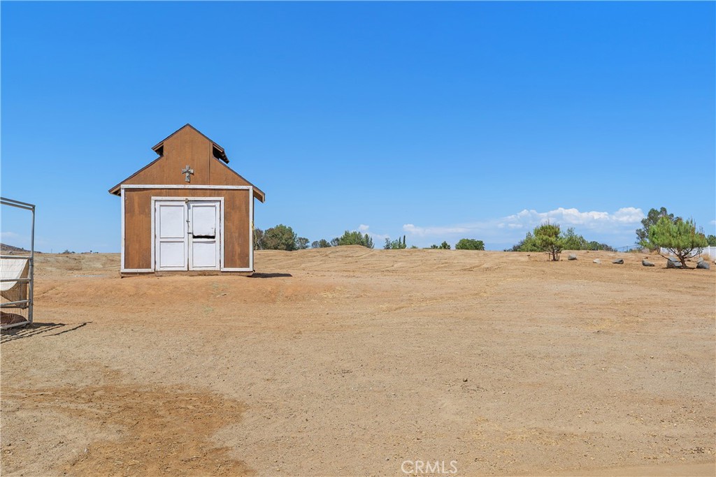 main property photo 40