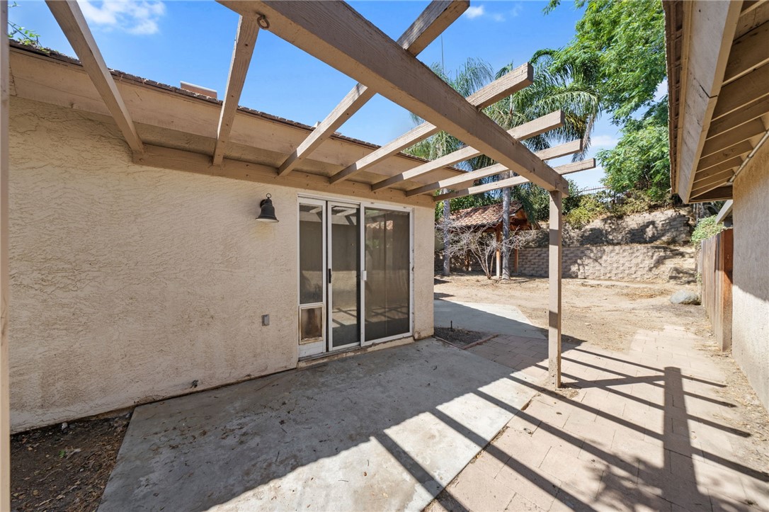 main property photo 25