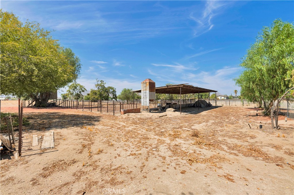 main property photo 37