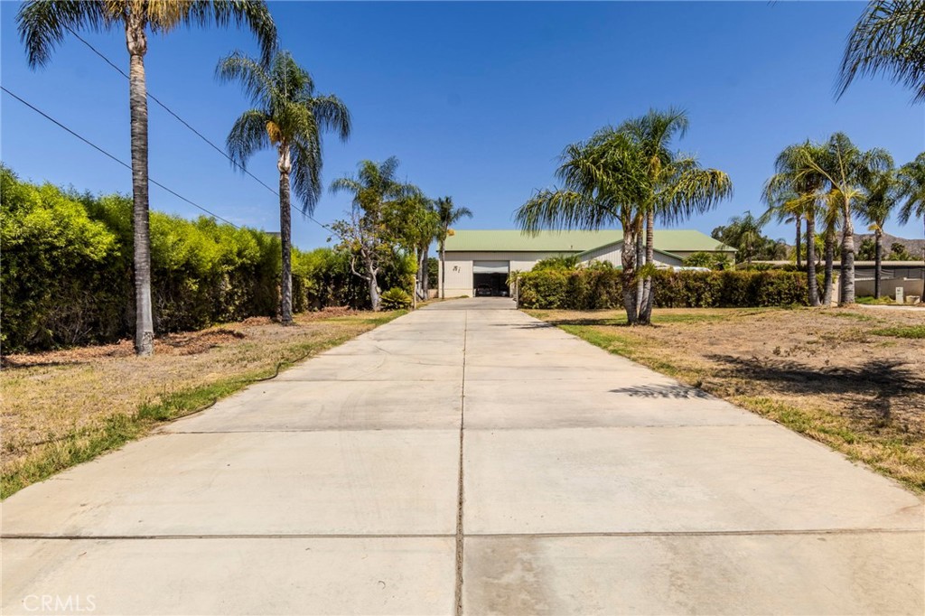 main property photo 16
