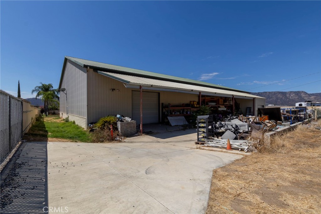 main property photo 28