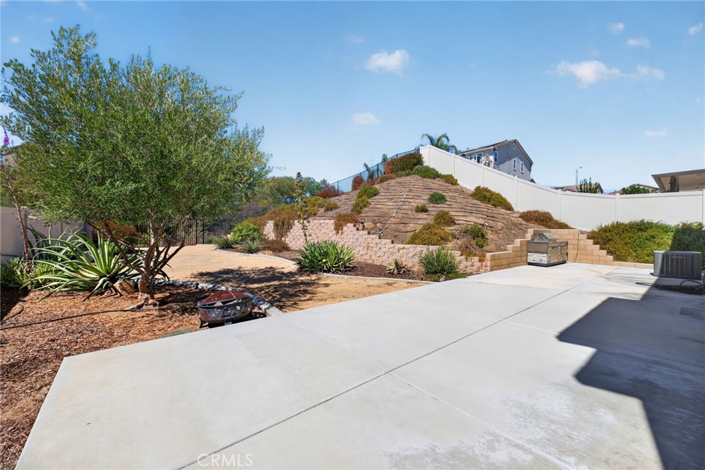 main property photo 50