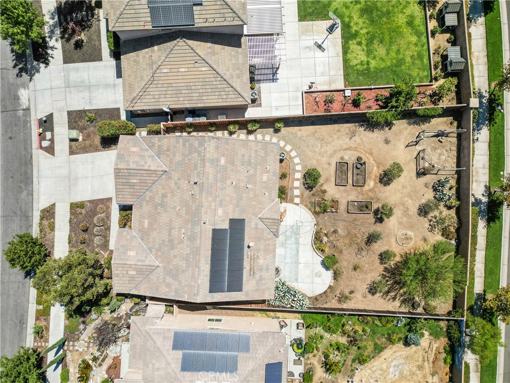 main property photo 40