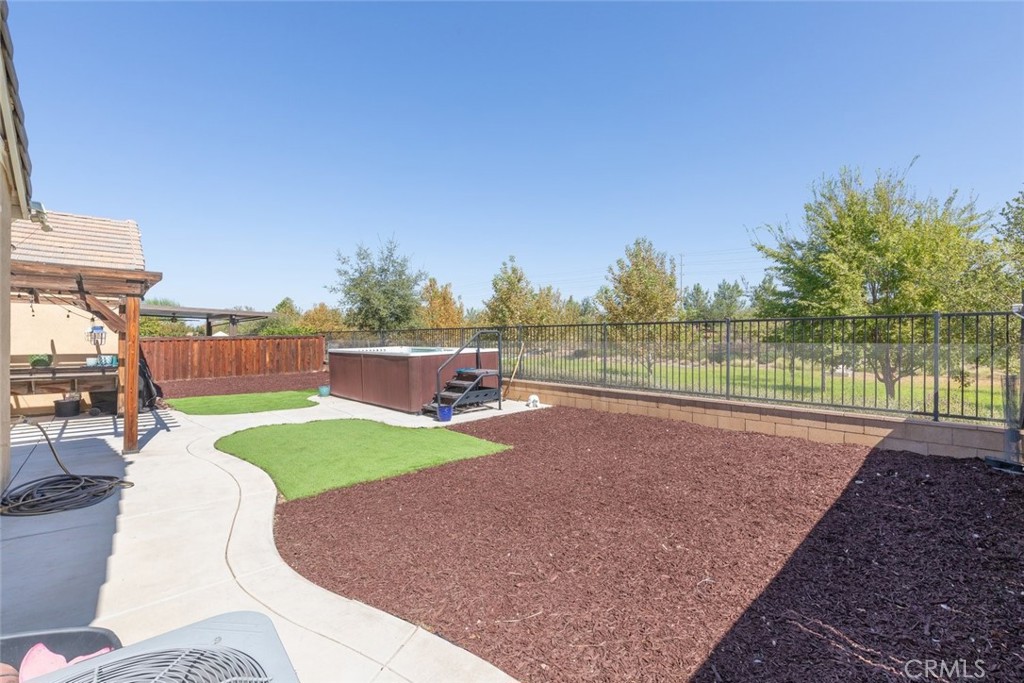 main property photo 32