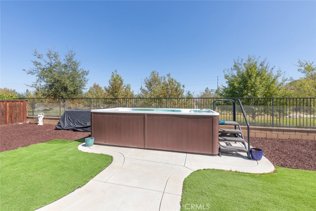 main property photo 34