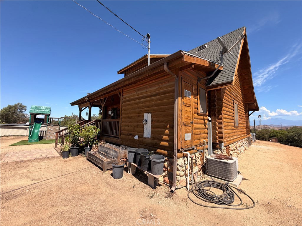 main property photo 28