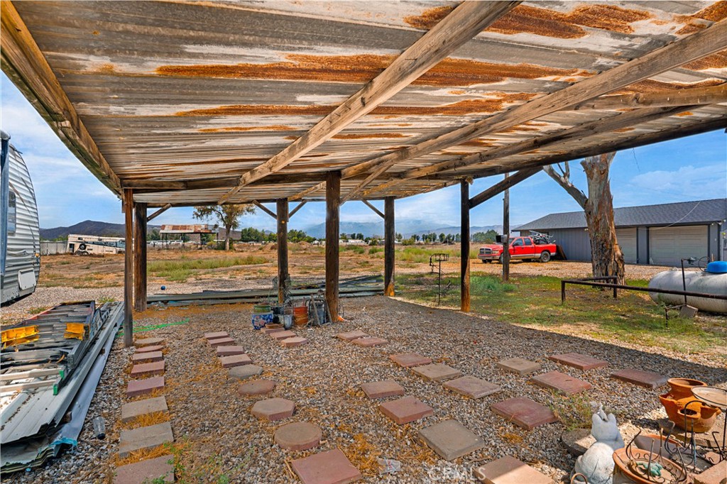 main property photo 28