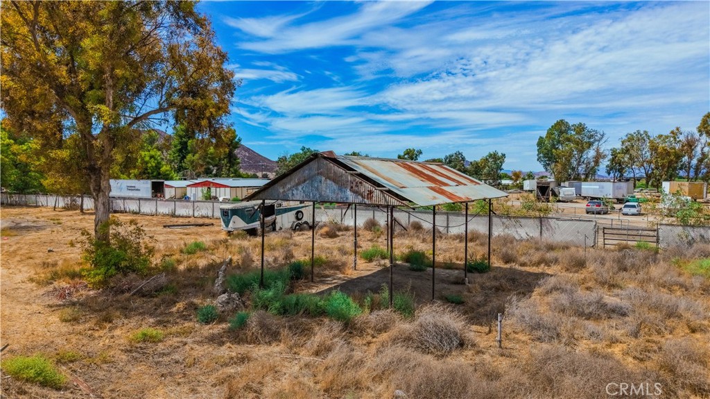 main property photo 9