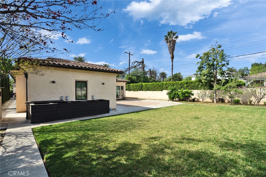 main property photo 13