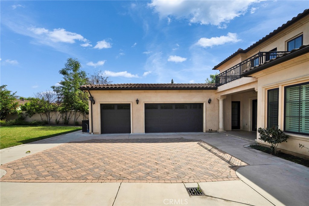 main property photo 9