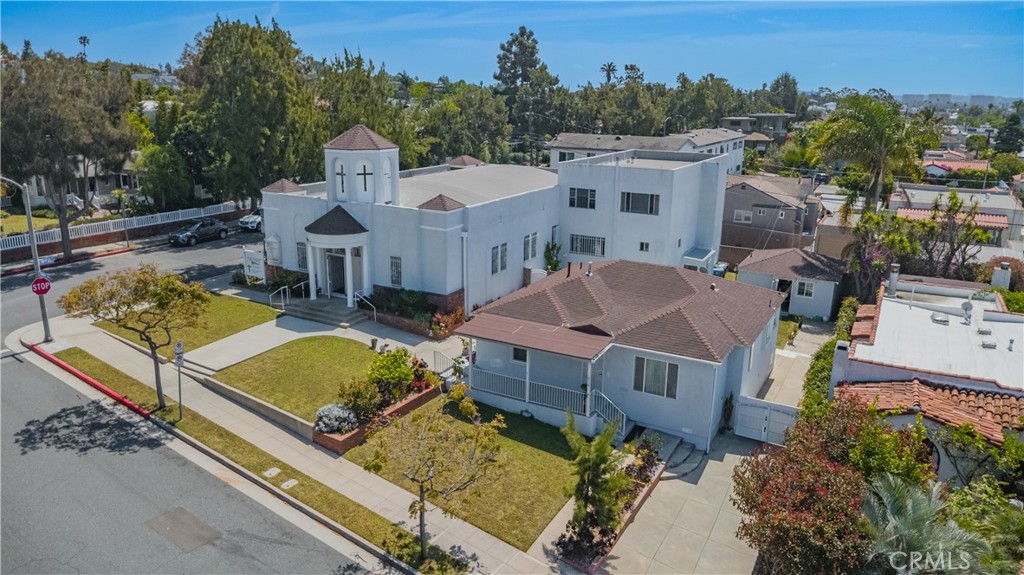 main property photo 32