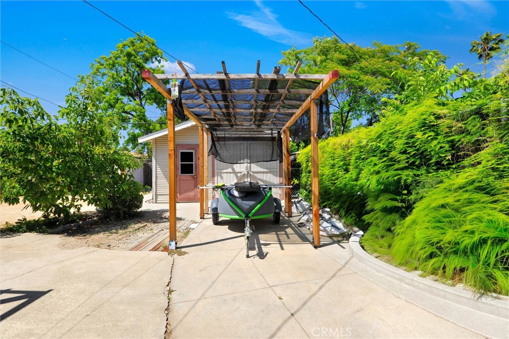 main property photo 30