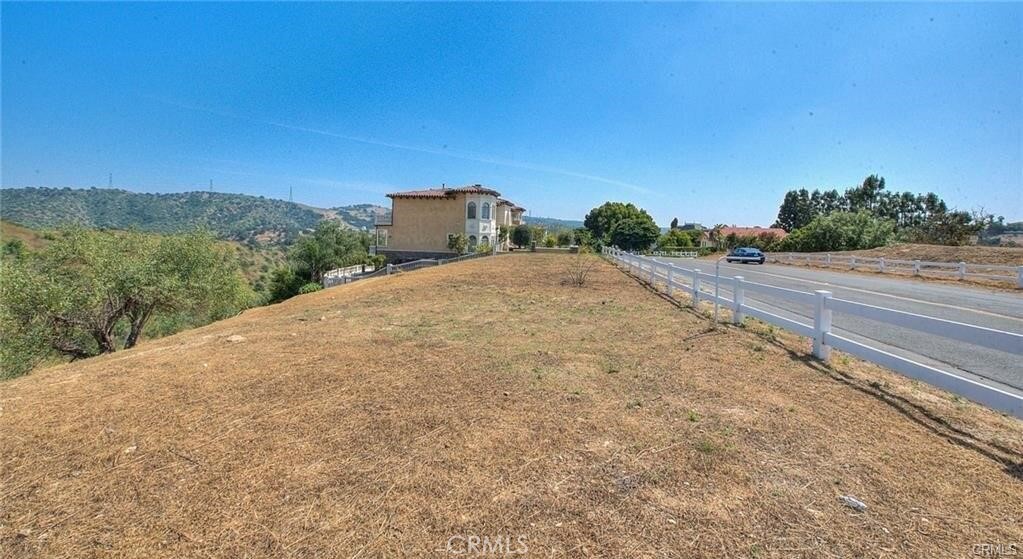 main property photo 10