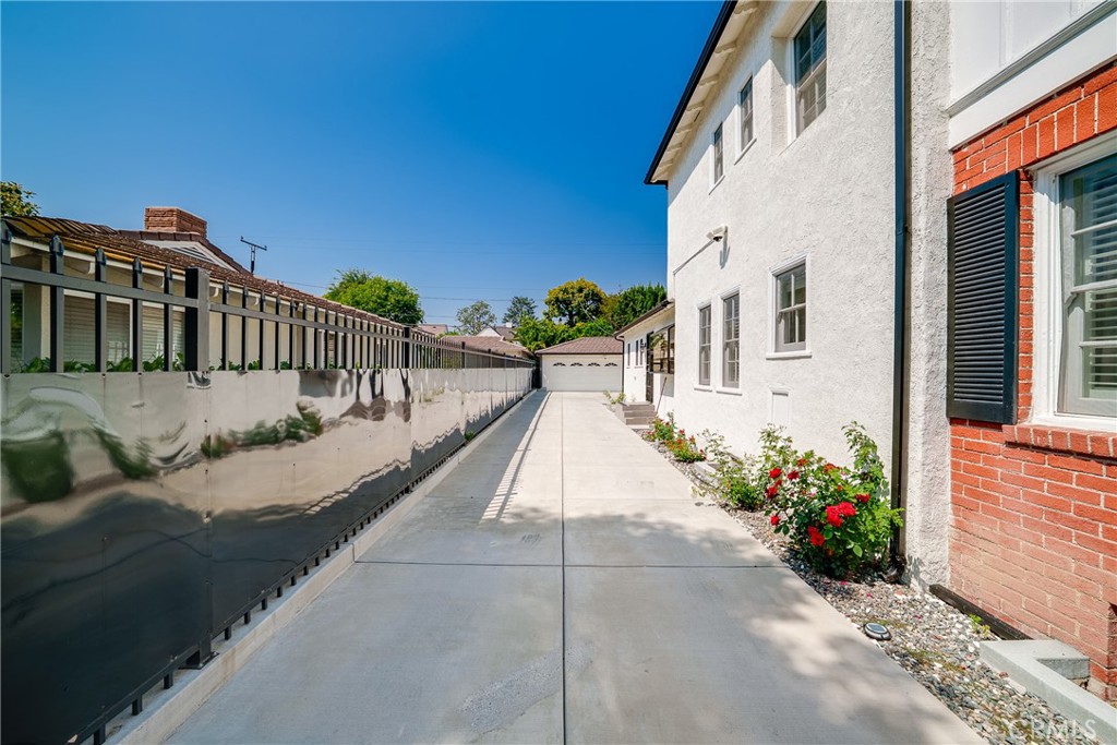 main property photo 51