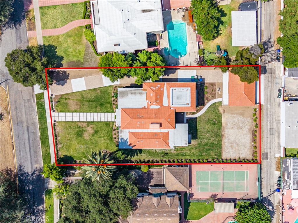 main property photo 14