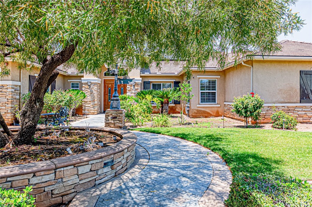 main property photo 9