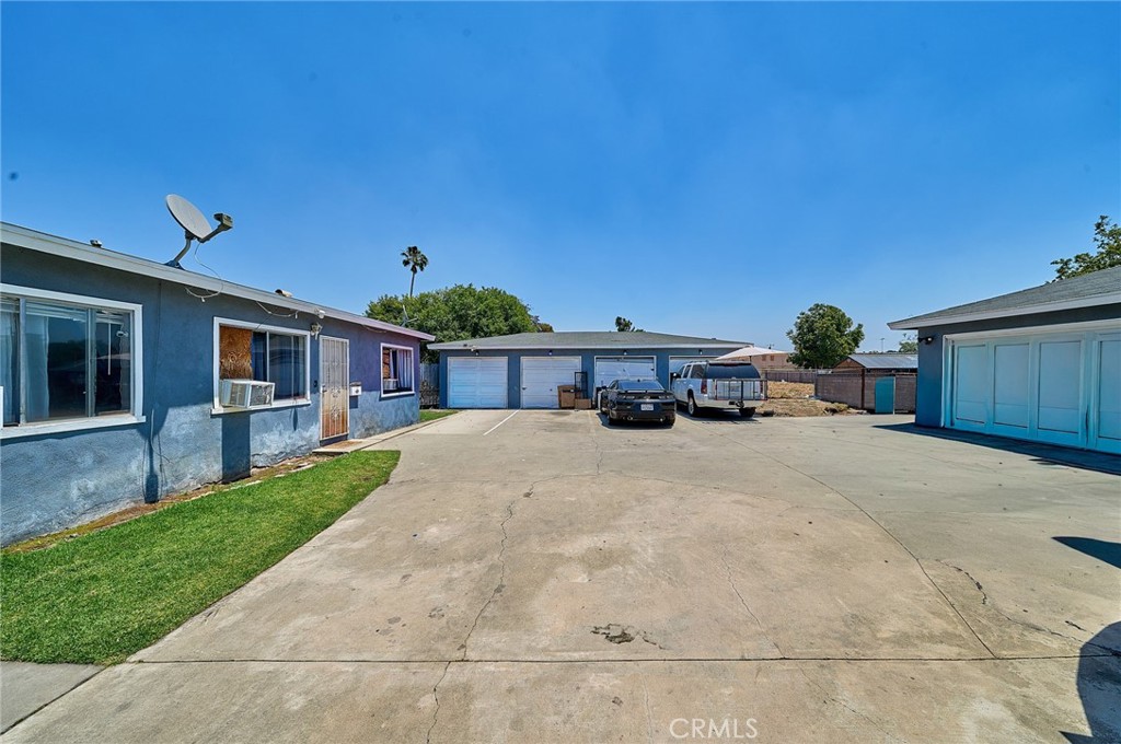 main property photo 14