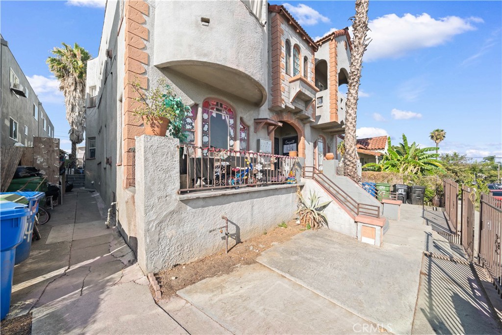 main property photo 28