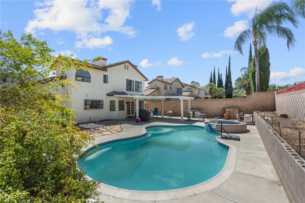 main property photo 25