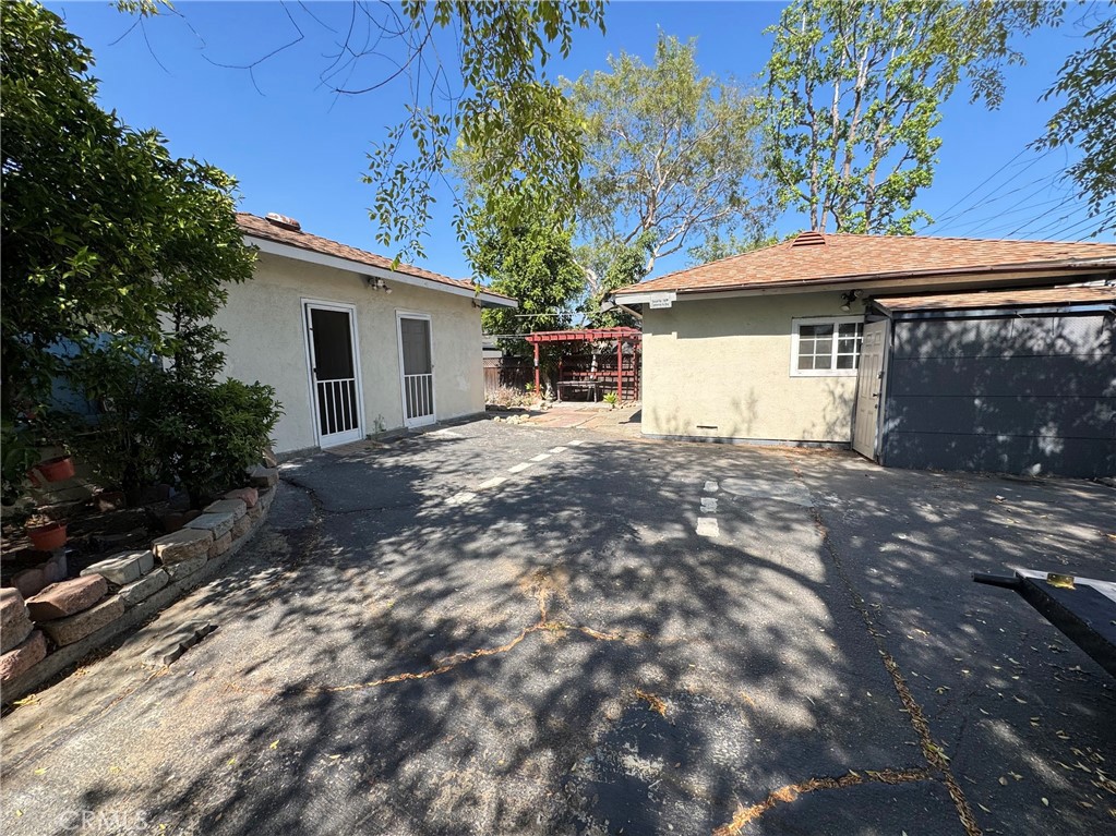 main property photo 40