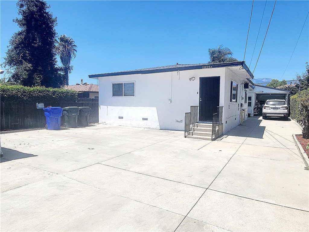 main property photo 16