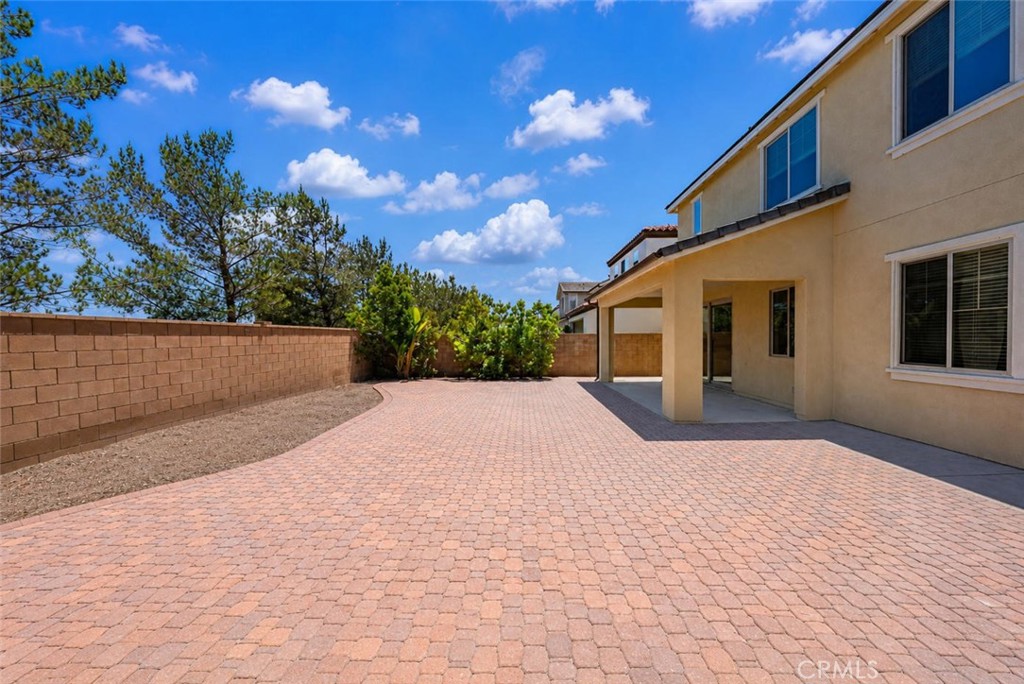main property photo 40