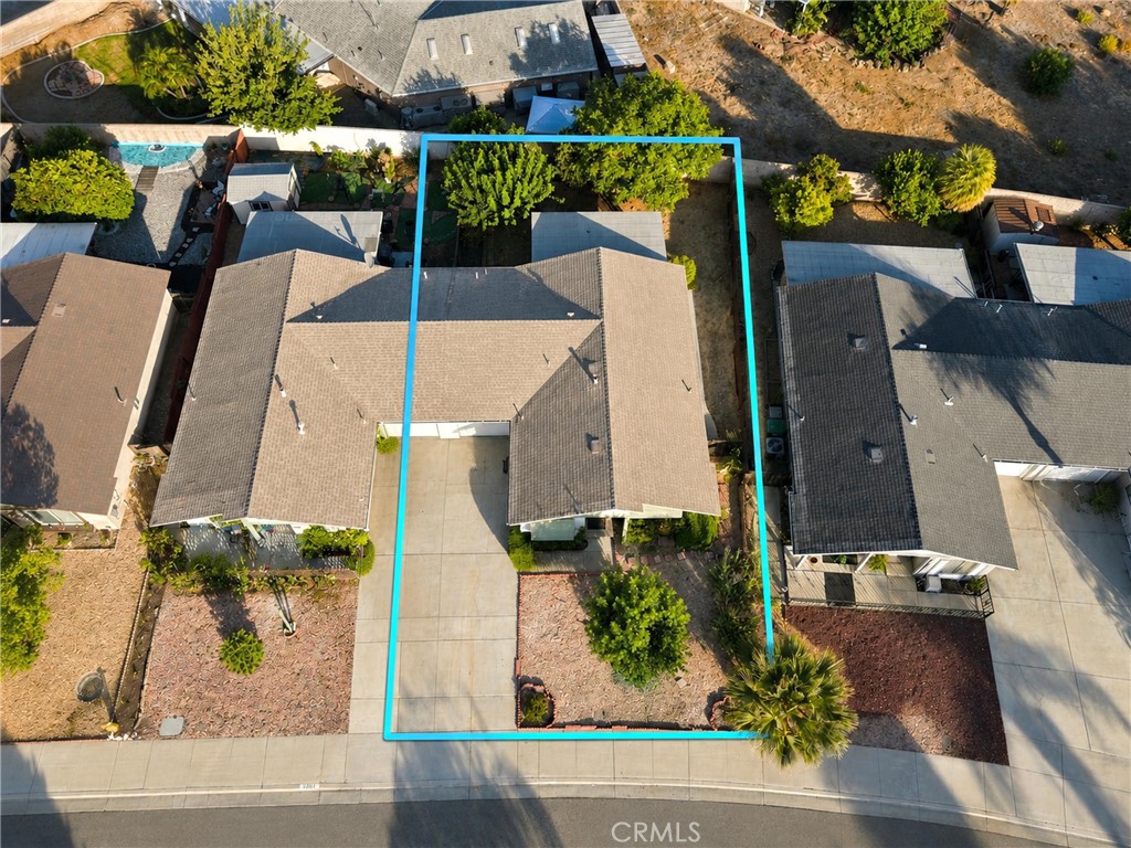 main property photo 23