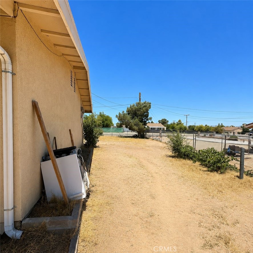 main property photo 17
